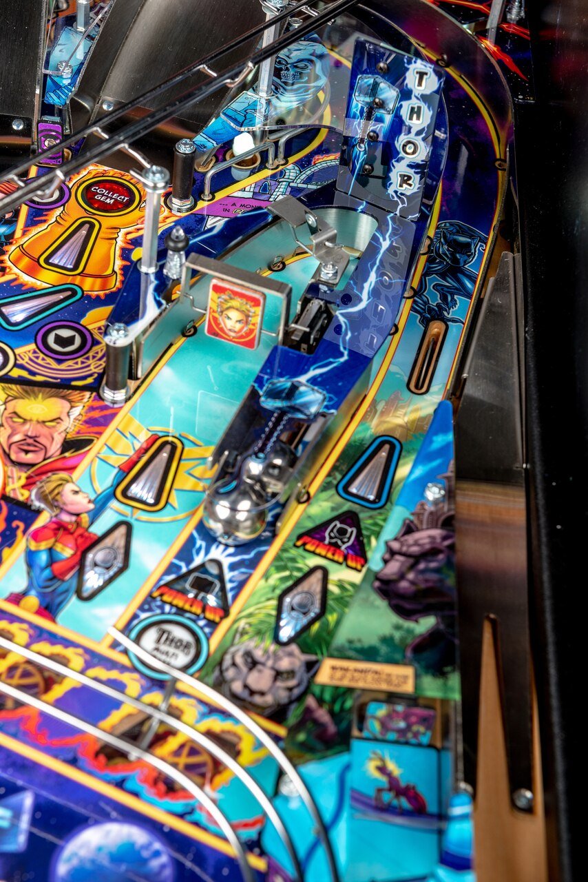 Avengers Infinity Quest Pinball Machine Pro By Stern 16