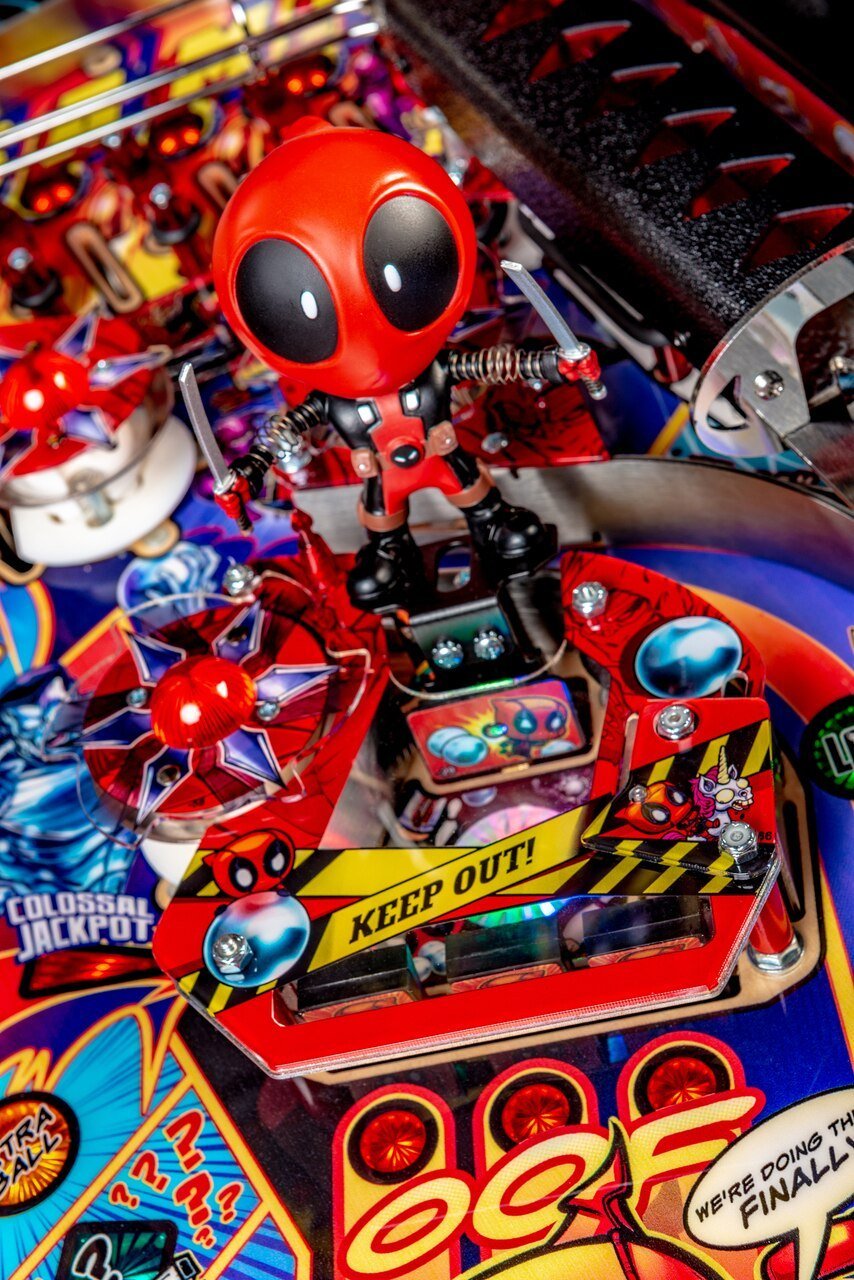 Deadpool Premium Pinball Machine Detail 3